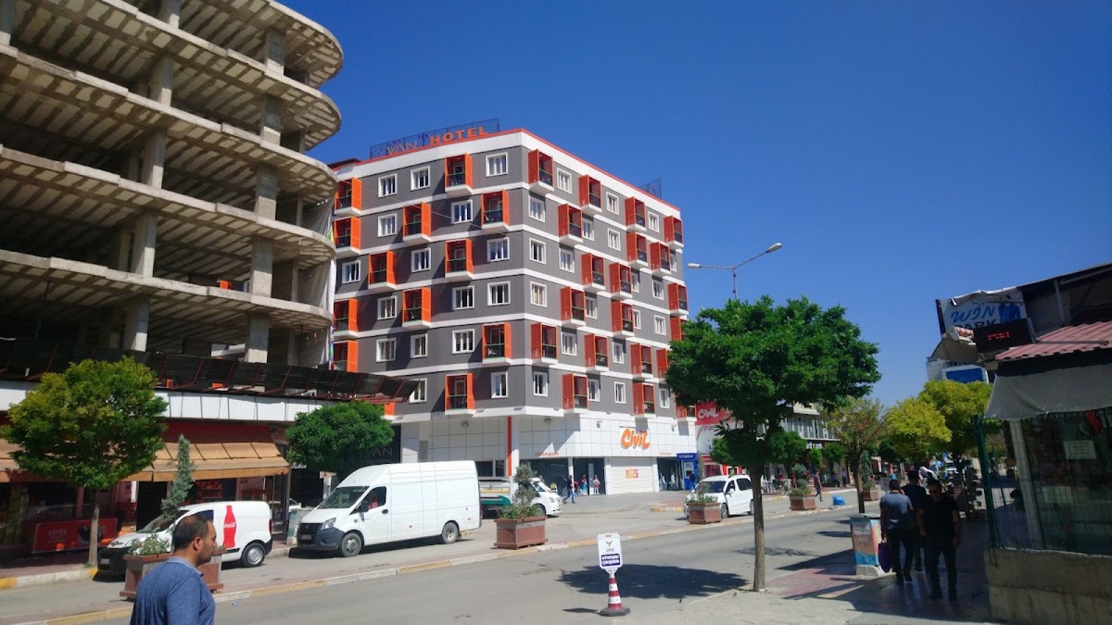 Van Suites Hotel
