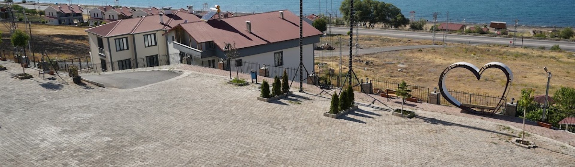 Van Orient Hotel