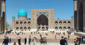 آیانیستور