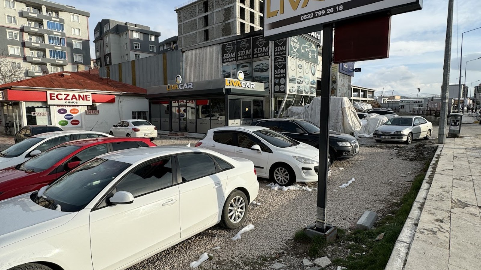 VAN OTO KİRALAMA LİVA CAR