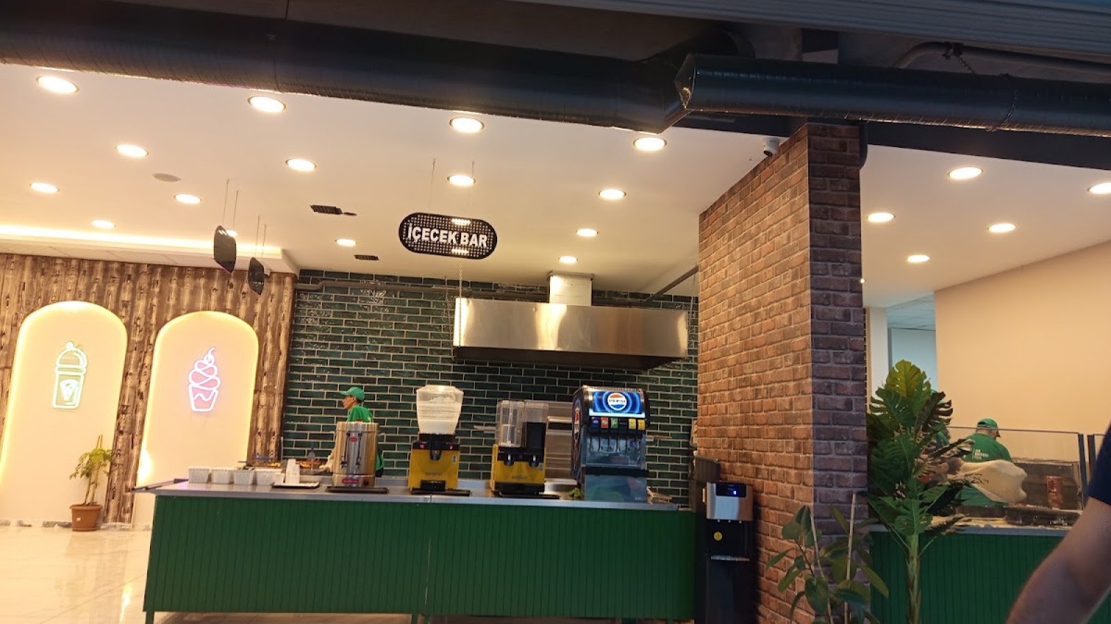 Sun Brothers Pizza Van