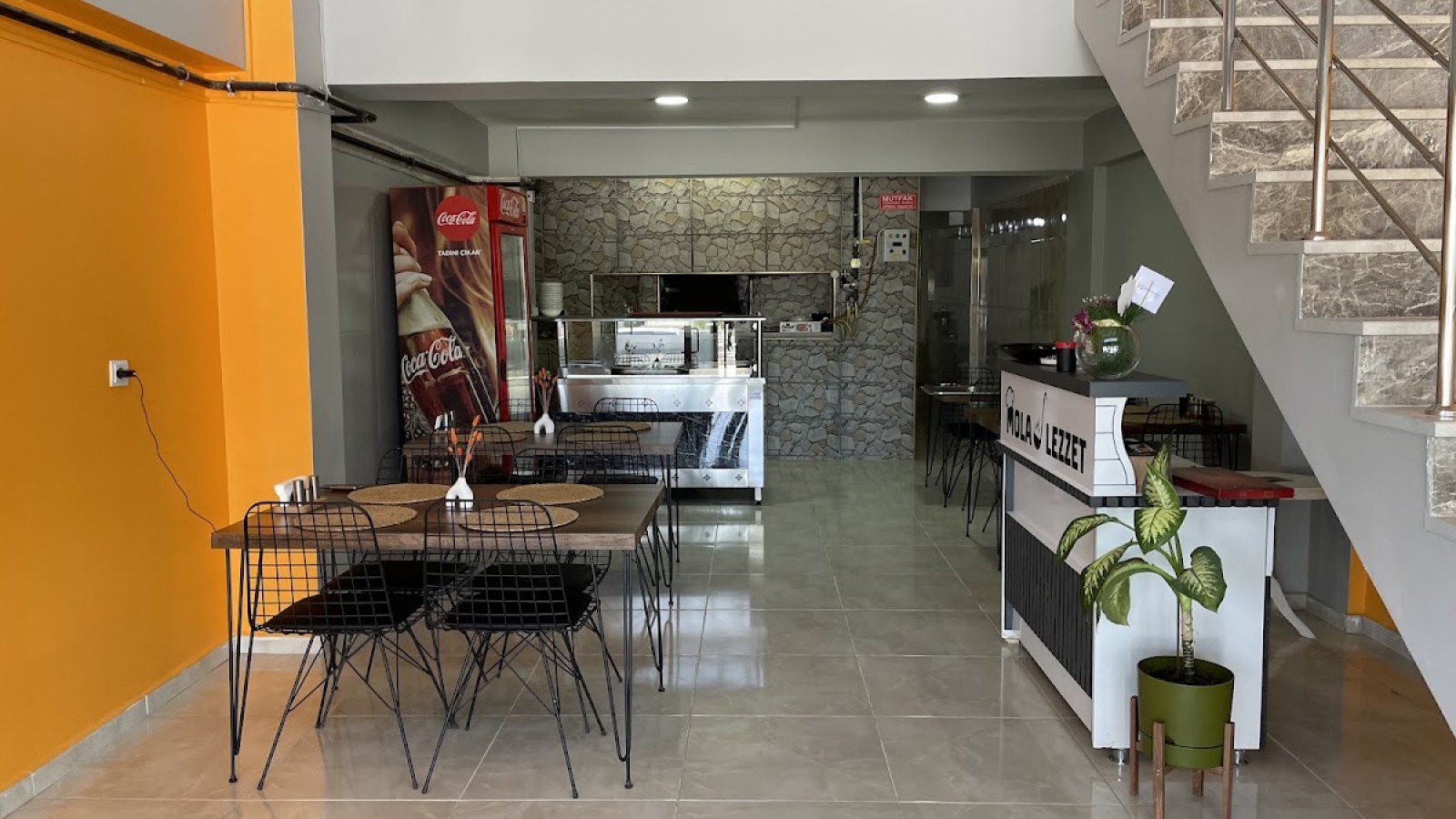 Mola Lezzet Restaurant