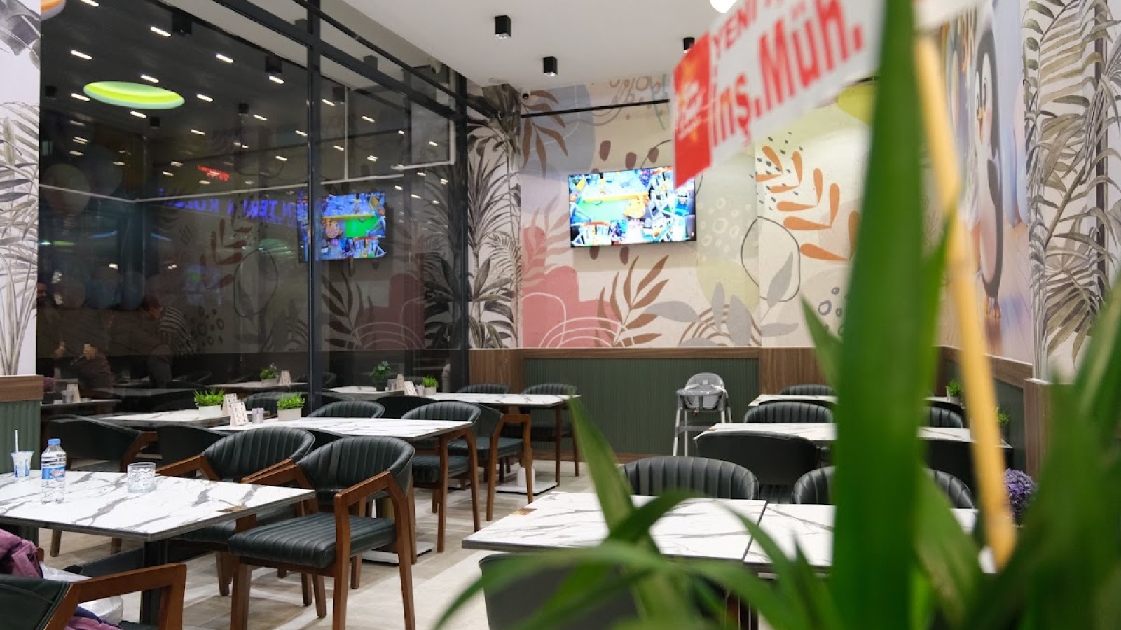 Penguen Kids Cafe