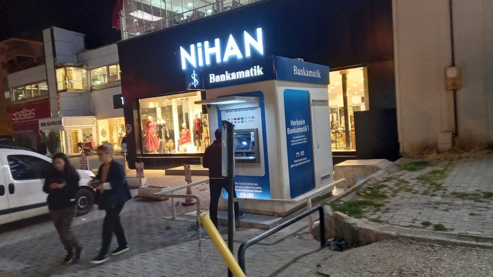 Nihan | Van