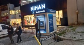 Nihan | Van Clothing