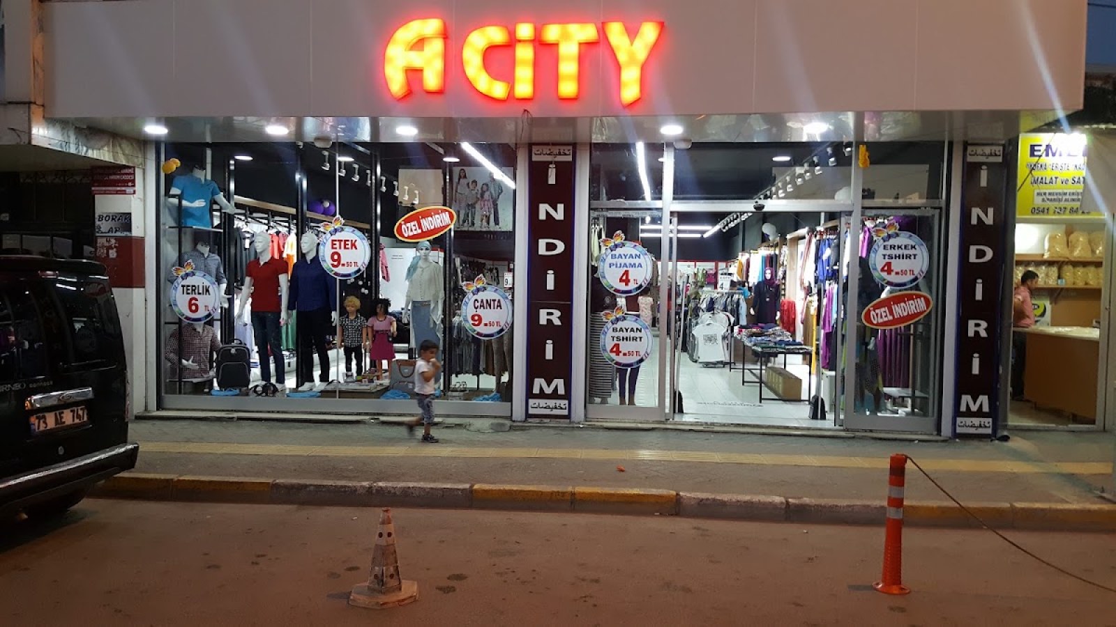 A City Giyim Mağazası