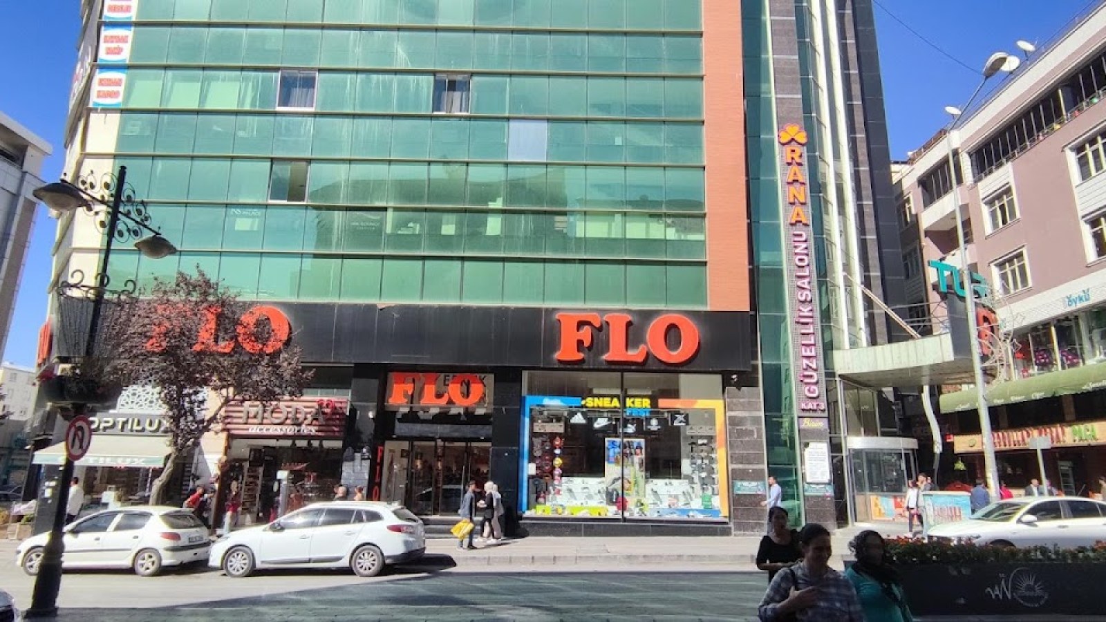 FLO Van Kazım Karabekir Cadde Mağazası