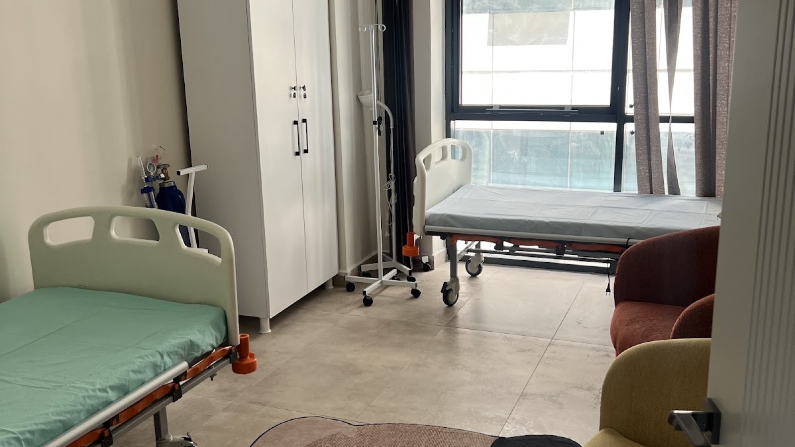 مطب دکتر نجیب آگول