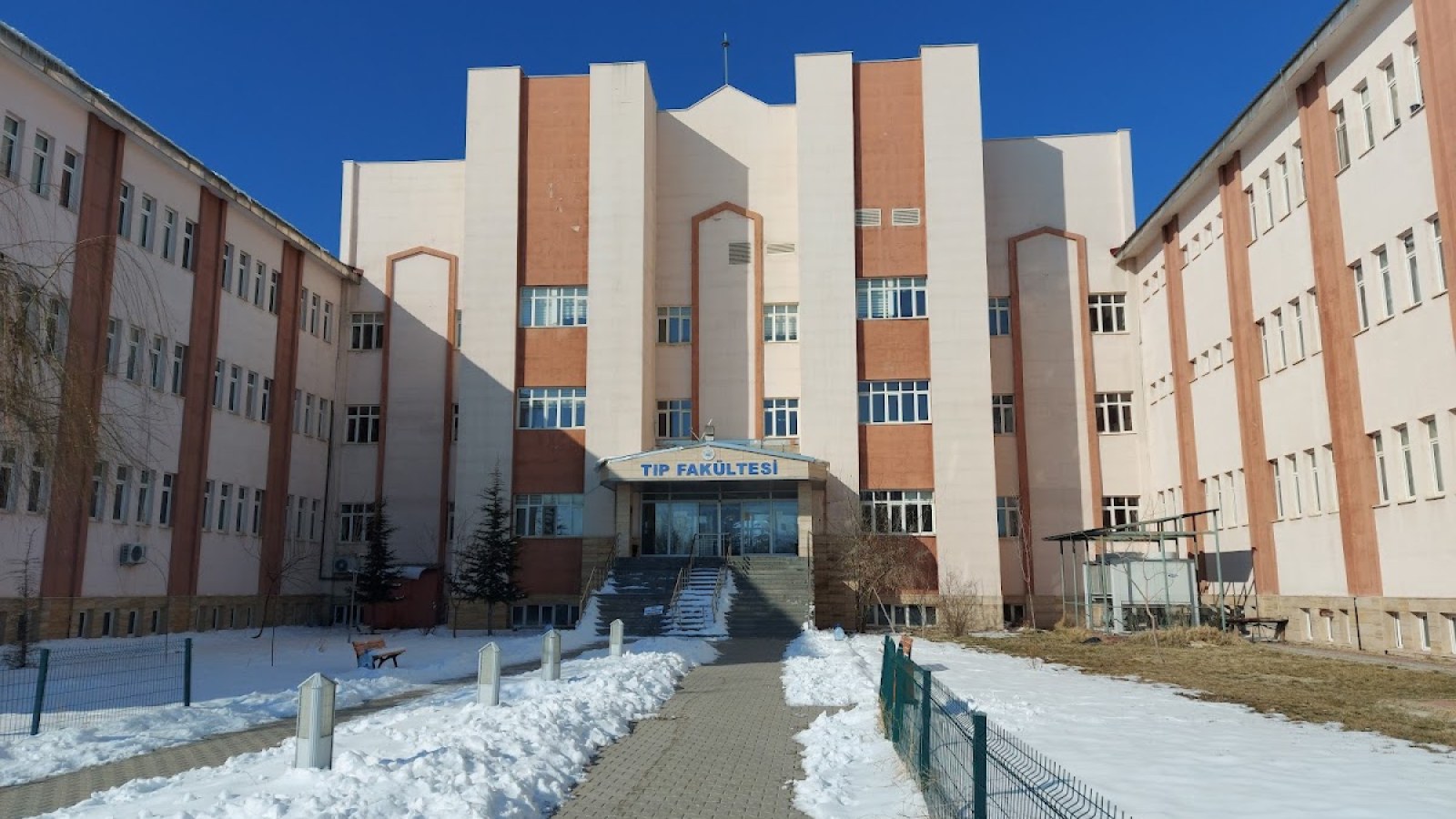 Yüzüncü Yıl Üniversitesi Tıp Fakültesi